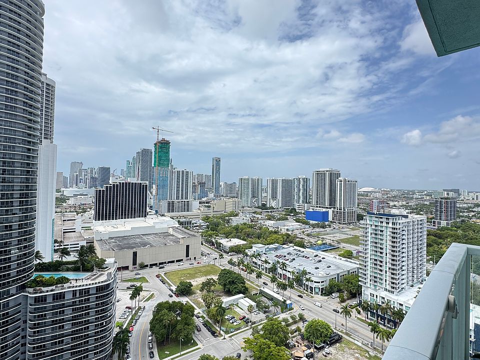 2nd image of 1900 N Bayshore Dr APT 2819