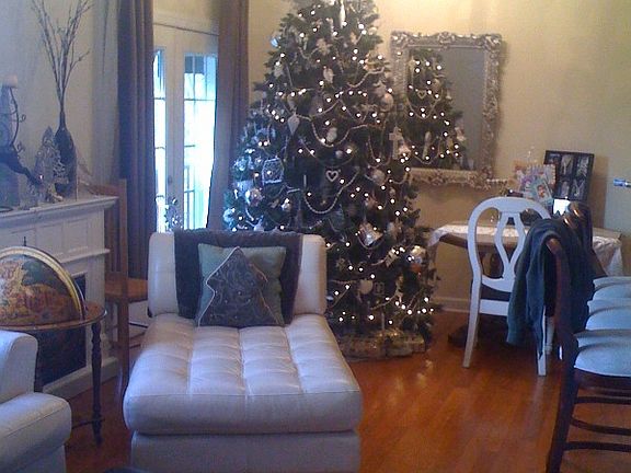 LIvingroom from front door