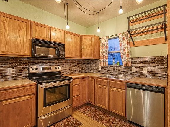 4th image of 1107 W A Ave