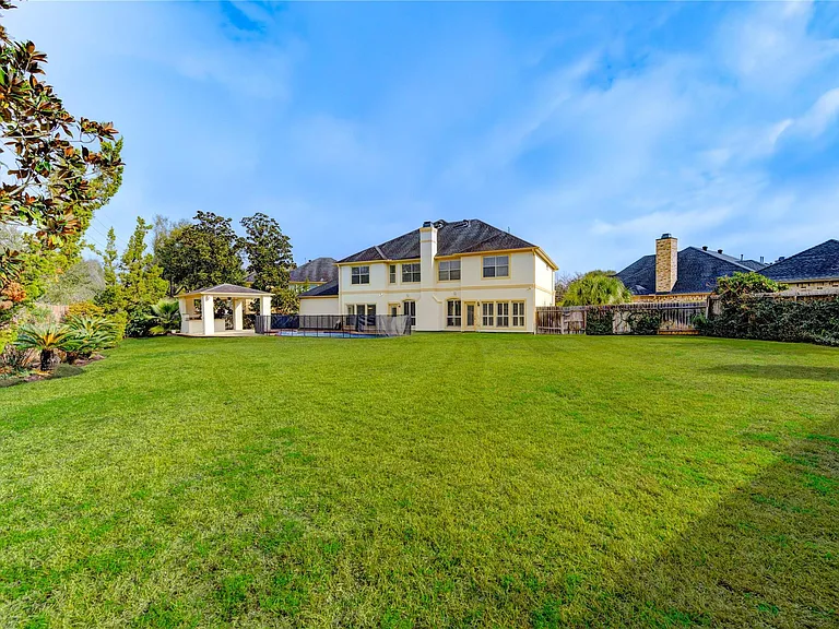 1502 Ashbury Park Ln — Photo 4