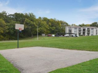 Robin Hill Apartments, Kansas City, MO 64155