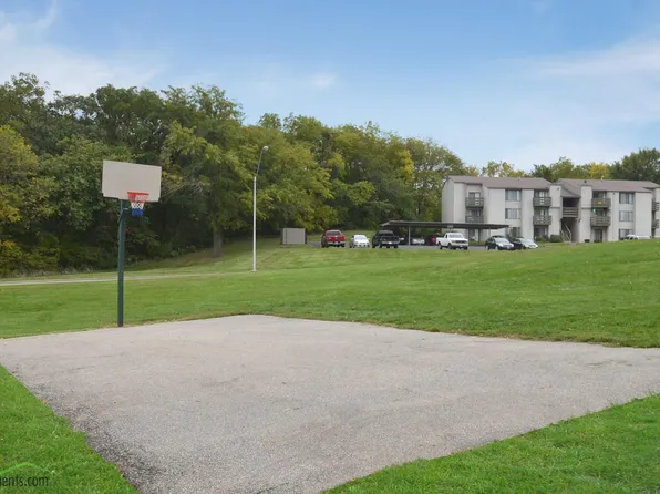 Robin Hill Apartments