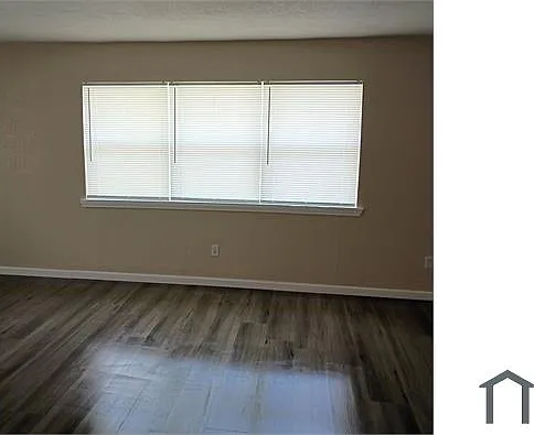 3 bed, 1500 sqft, $950 — Photo 2