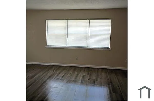 Building Photo - 405 W D Ave #A