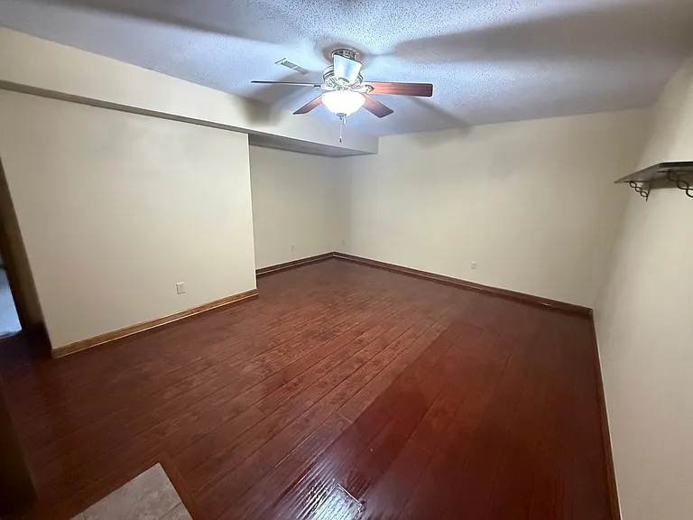 1201 Eastbrook Dr — Photo 30