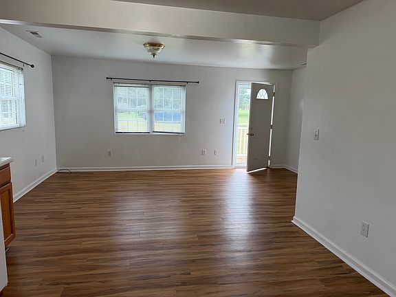 3rd image of 580 Shinnville Rd