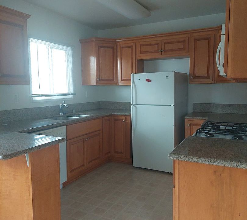 1st image of 6731 Whitsett Ave #10