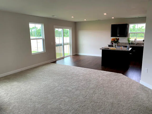 28484 Hawthorne Trl — Photo 4