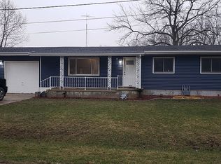 101 W Park St, Thawville, IL 60968