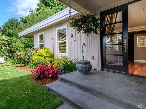 2nd image of 12614 NE 112th Pl