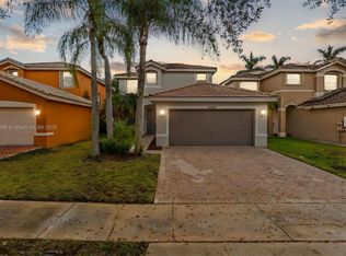 15854 SW 21st St, Hollywood, FL 33027