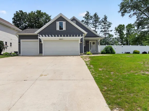 3801 Bobcat Ct, Midland, MI 48642