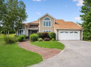 61 Oxford Rd, Pleasant Valley, NY 12569