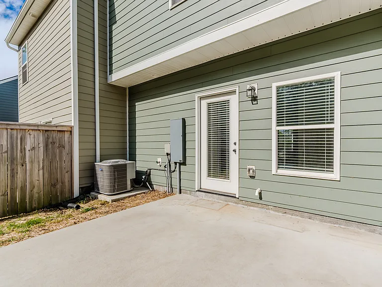 191 Harvard Dr — Photo 17