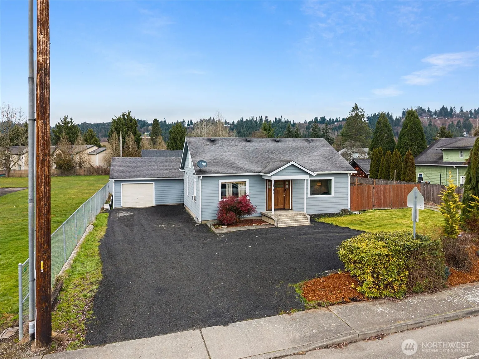 2046 SW Salsbury Ave photo 1