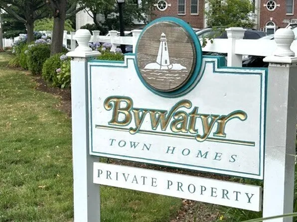 82 Bywatyr Lane #82, Bridgeport, CT 06605