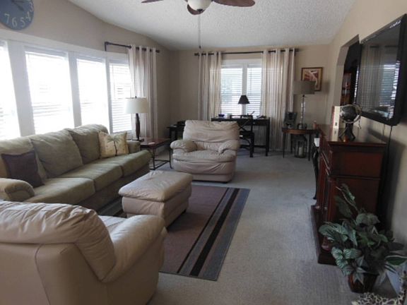 2nd image of 1615 Deverly Dr