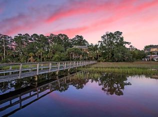 1900 N James Gregarie Rd, Mount Pleasant, SC 29466