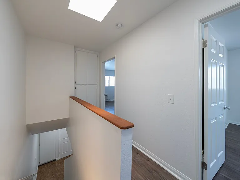 1611 S Bundy Dr — Photo 8