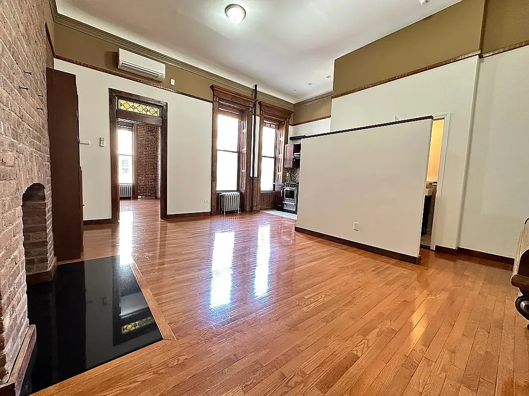 Building Photo - 121 W 120th St #2R