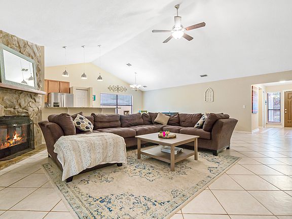 3rd image of 3816 Tree Lake Dr