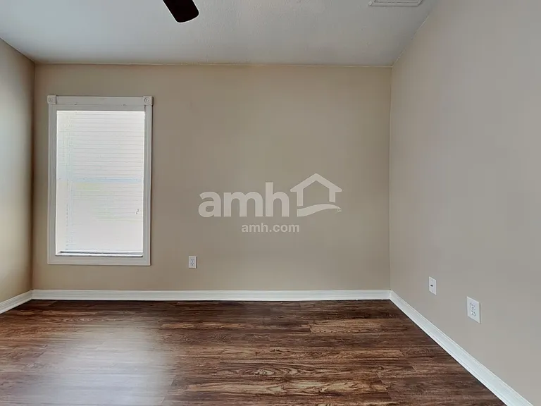 18025 Cypress Bay Pkwy — Photo 12