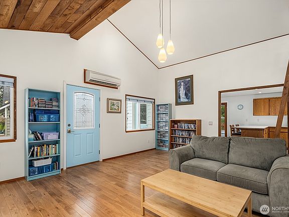 5th image of 17500 43rd Drive NW