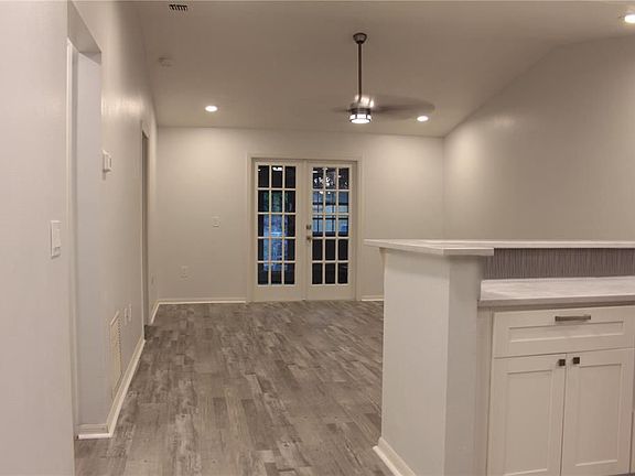 4th image of 813 Sleepy Harbour Dr