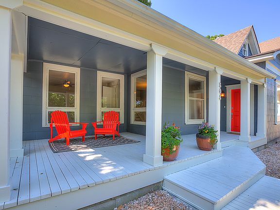 3rd image of 808 NW 19th St