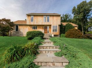 47 Paddock Dr, Warwick, RI 02886