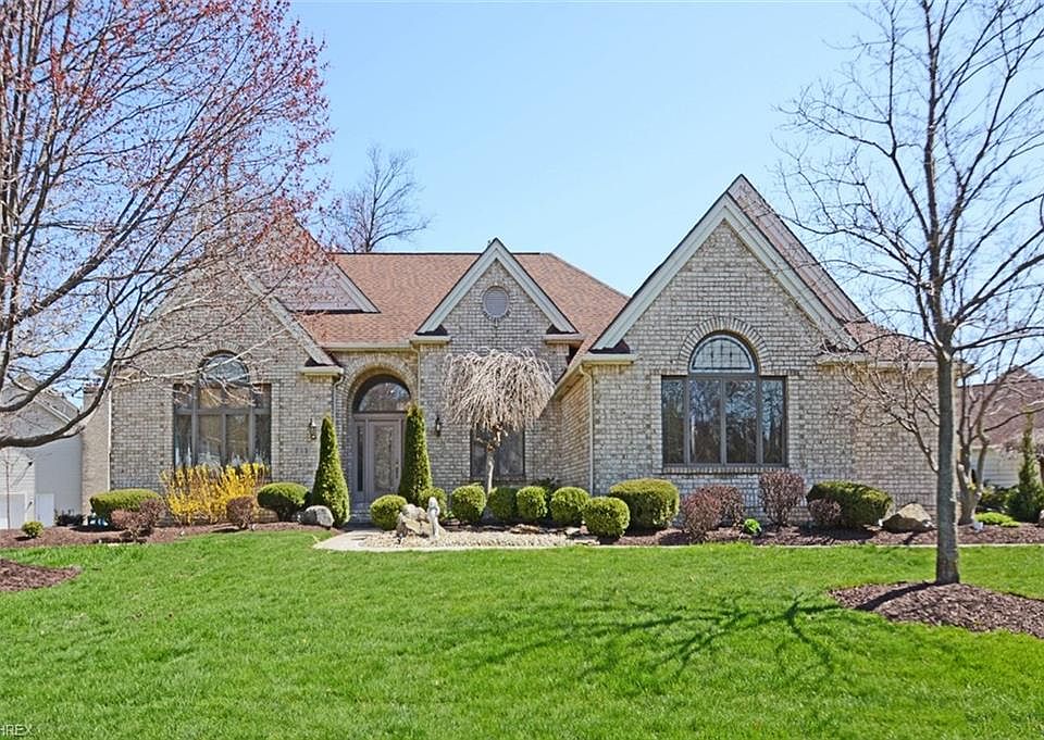 1st image of 209 Sleepy Hollow Dr