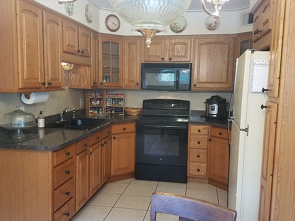 3rd image of 303 Westover St
