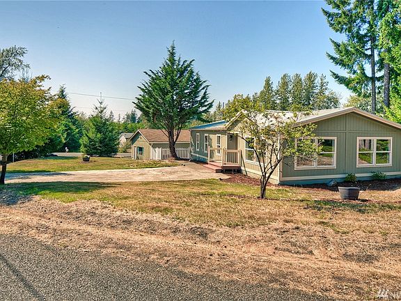 3rd image of 231 E Skookum Dr