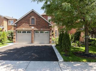 2074 Brays Ln, Oakville, ON L6M 2S6