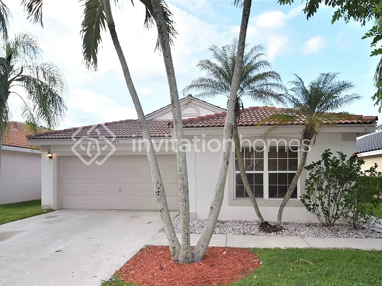 7843 Nautique Ct — Photo 1