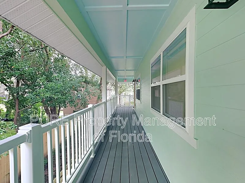318 NE 7th Ter #203