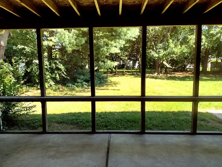 Attached woodland screened lanai