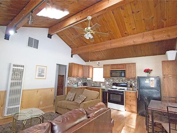 2nd image of 411 W Rainbow Ave