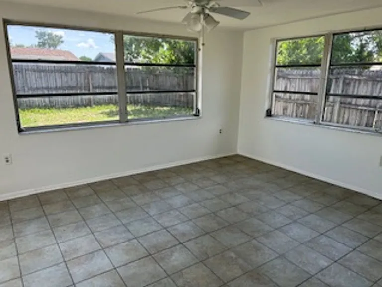 9820 Rainbow Ln — Photo 13