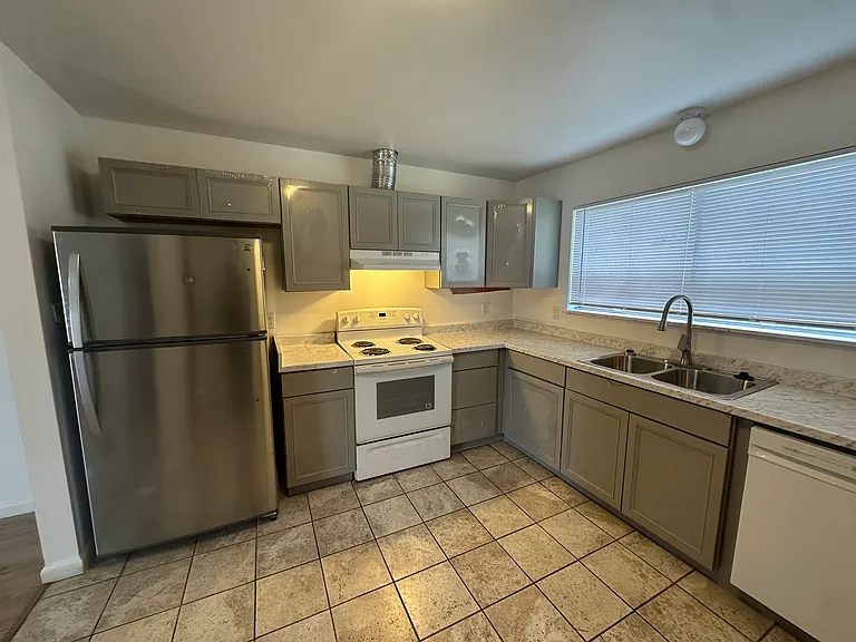 20157 Wisteria St — Photo 4