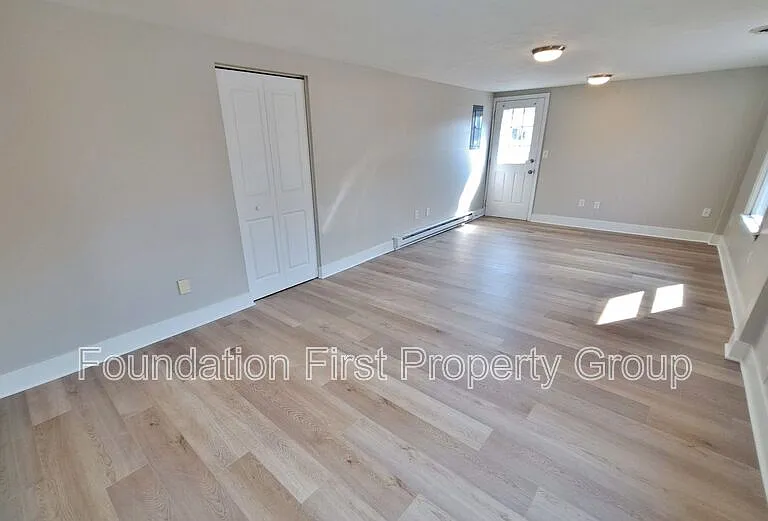 23 Mount Royal Ave — Photo 3