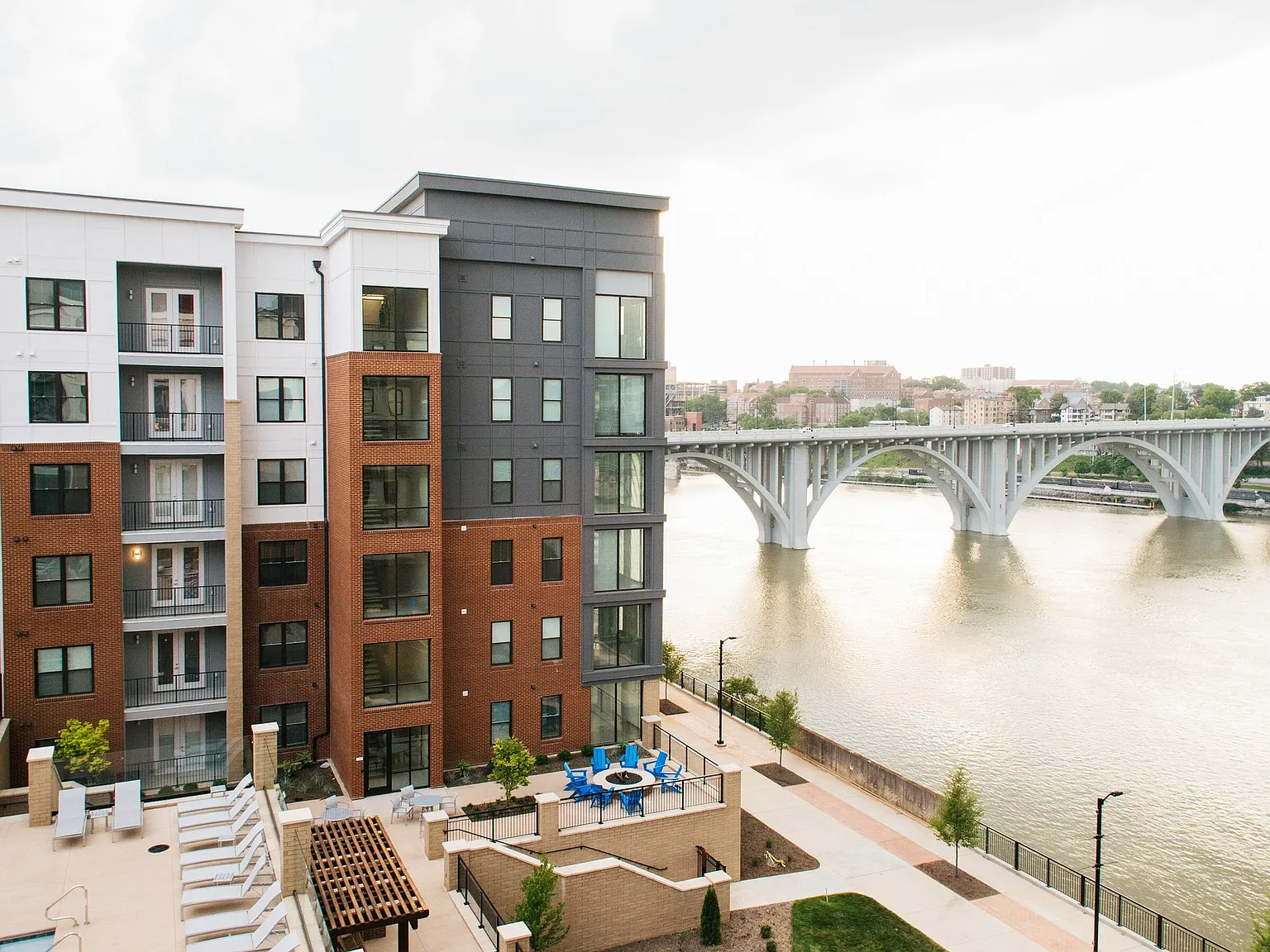 One Riverwalk — Photo 2