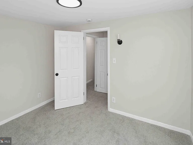 828 Mill St — Photo 14