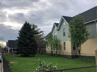 2563 W 10th St, Cleveland, OH