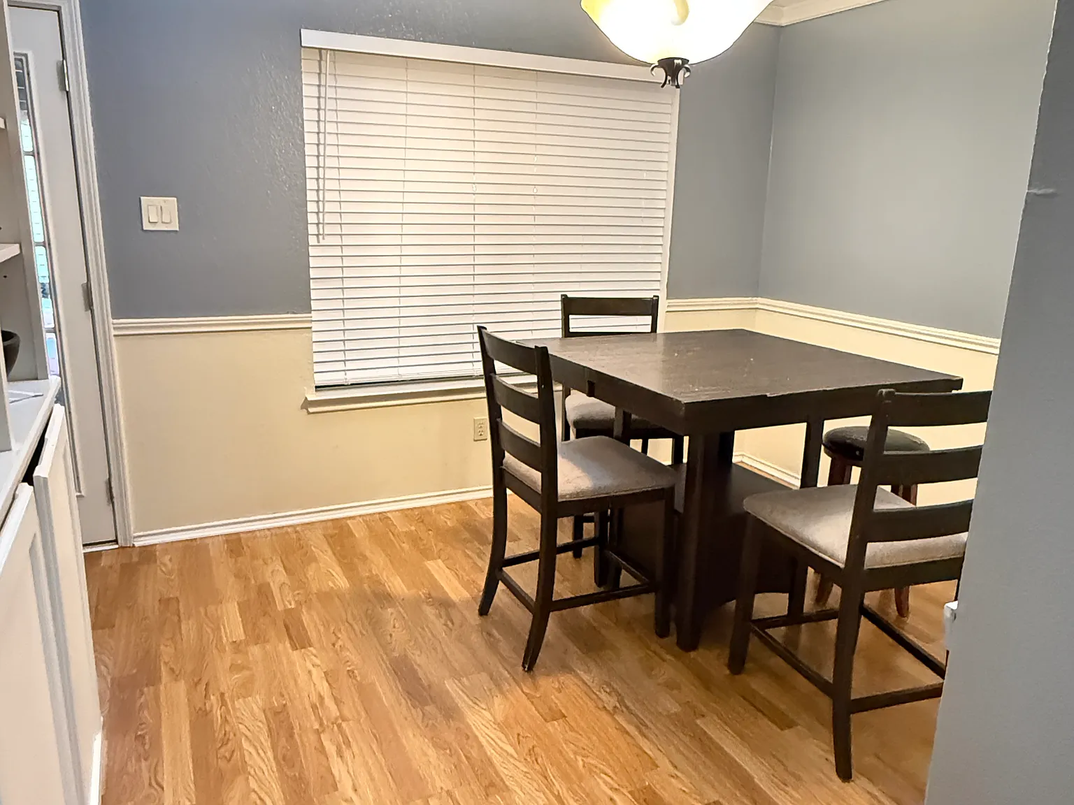 3 bed, 1355 sqft, $2,100 — Photo 3