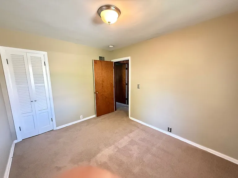 10 University Ct — Photo 7