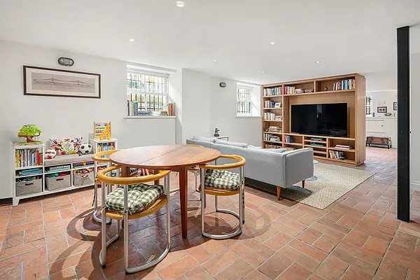 Sold by Douglas Elliman | media 23