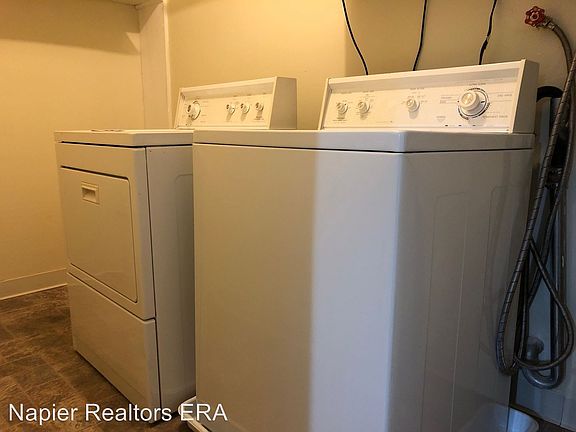 5th image of 2409 Mimosa St