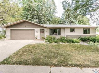 2408 S Stephen Ave, Sioux Falls, SD 57103