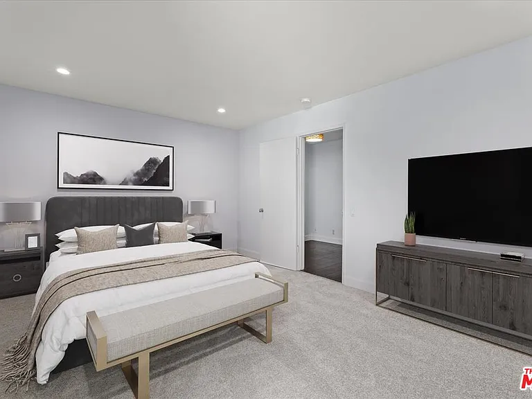 2311 4th St #220 — Photo 12